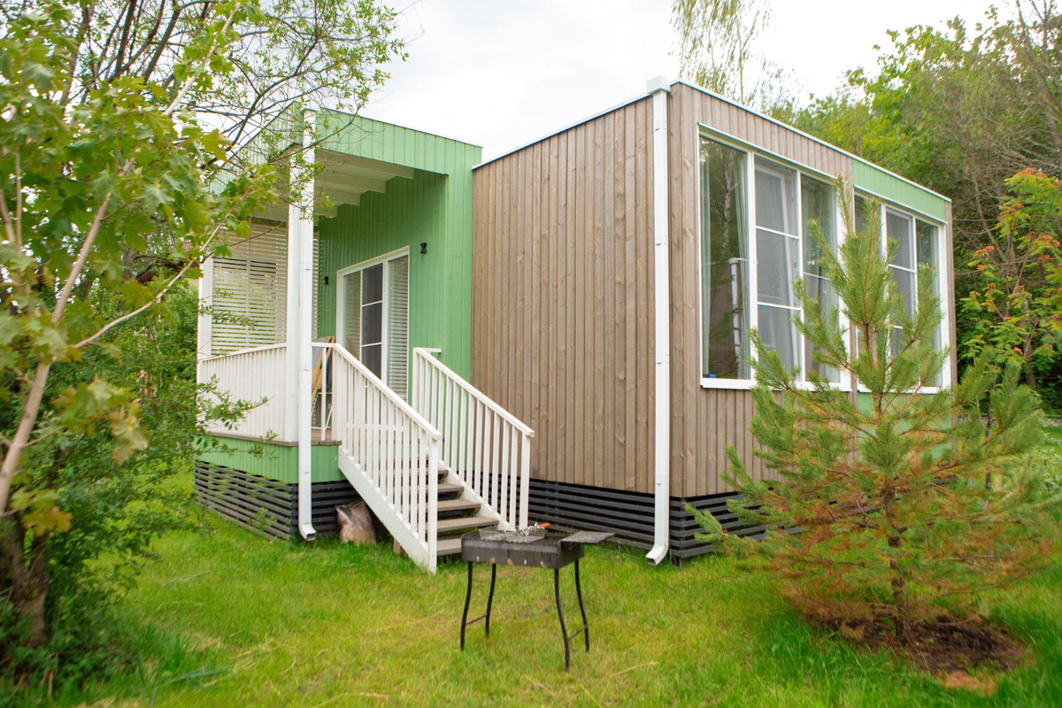 Compact eco-friendly ADU surrounded by nature – Mister ADU